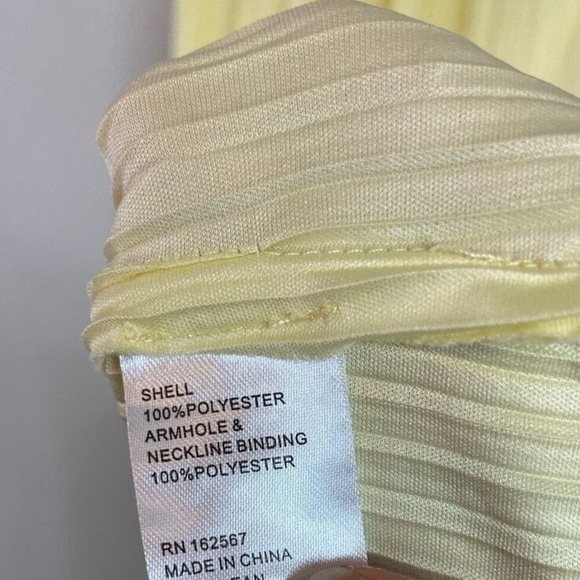Elegant Atlein Collective Plisse Yellow Midi Dress size M - Picture 10 of 10